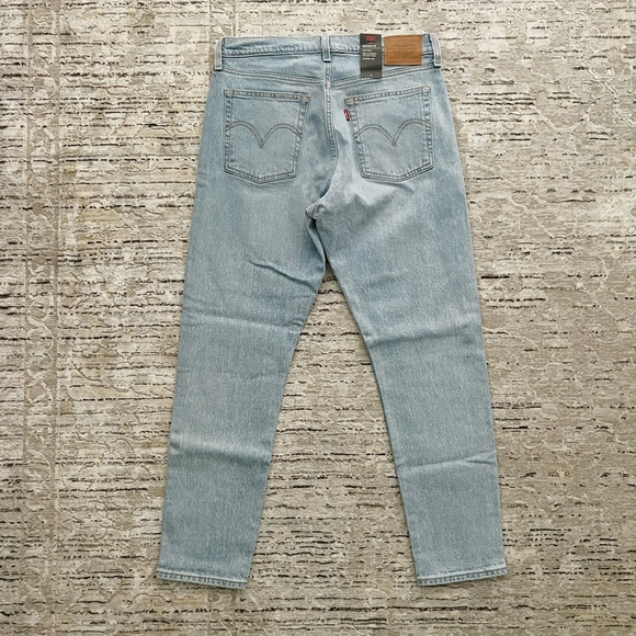 Levi’s Wedgie Icon Fit Ankle Jeans - Picture 8 of 13